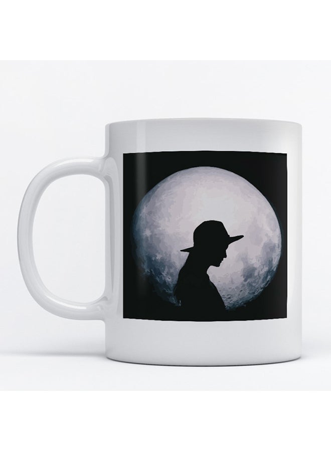 أتيك مج بطبعة قمر وامرأة أبيض/أسود/رمادي