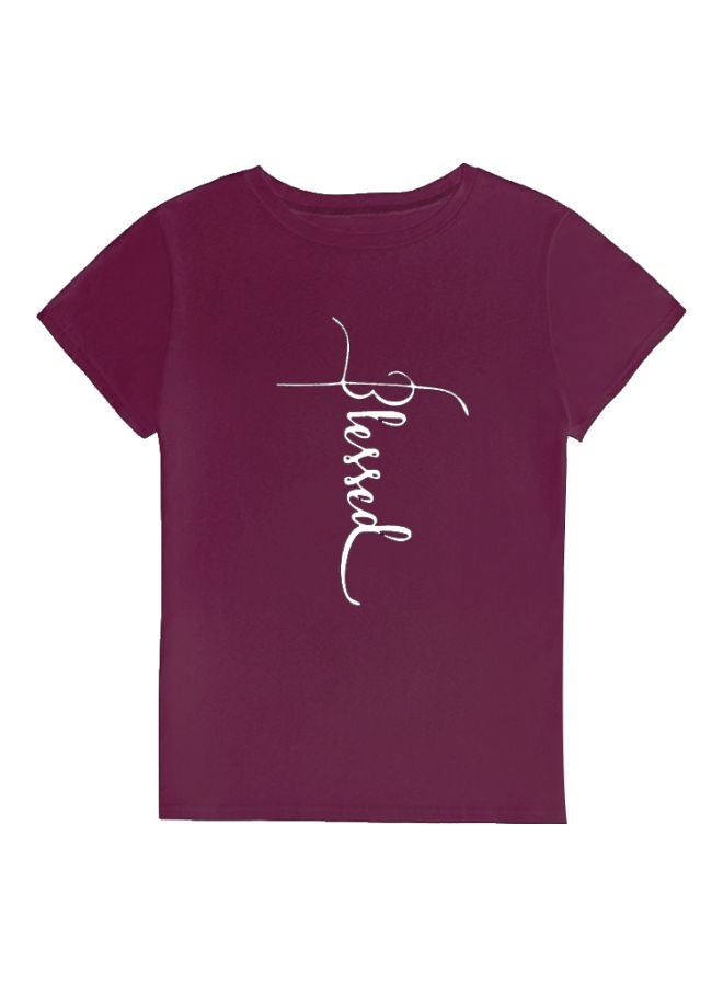 تيشيرت بطبعة عبارة "Blessed" عنابي/أبيض - Image 1