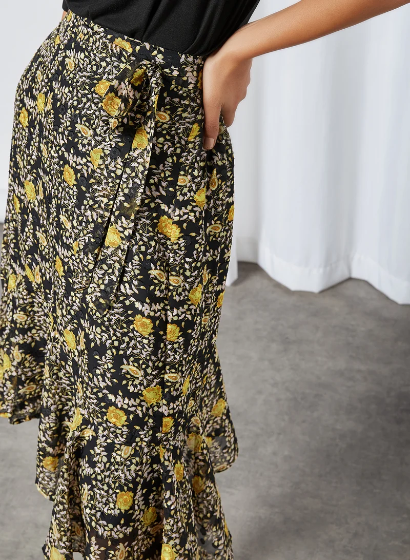 Y.A.S High Waist Ruffle Hem Skirt Black Flower Aop