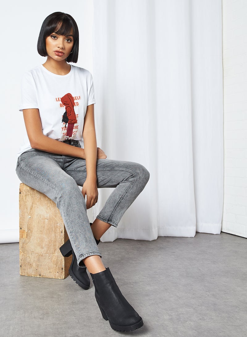 NOISY MAY - Textured Applique Detail T-Shirt White - Image 1