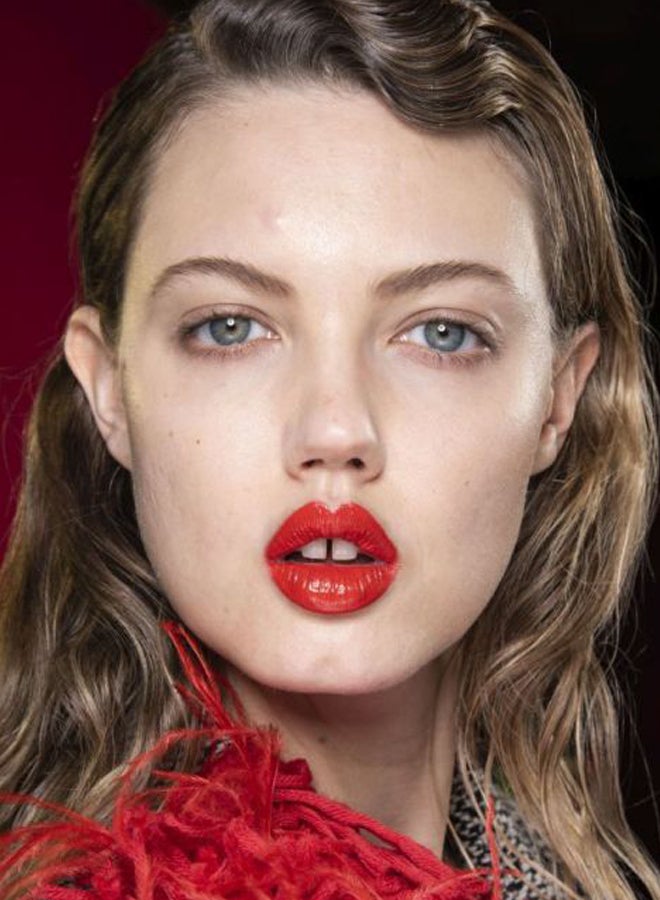 De Bela 18 Glamour Lip Colour 16 Red  - Image 3