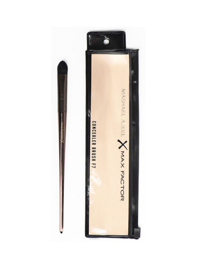 Max Factor Pro Concealer Brush By Mashael Ajeel Black/Gold  - Image 2