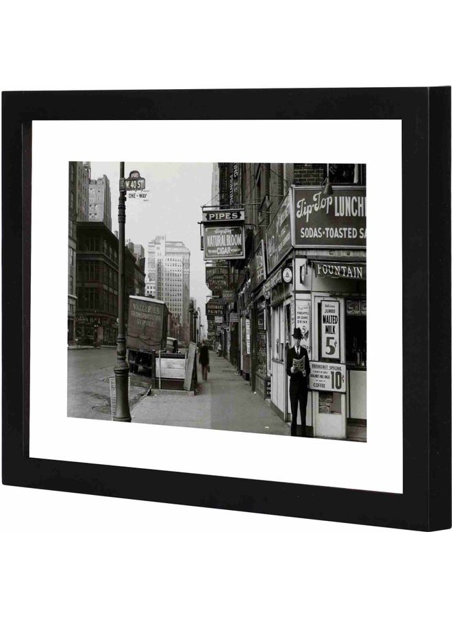لوحة فنية لديكور الحائط بإطار تمثل شارعاً بنمط قديم أسود 23x33سم