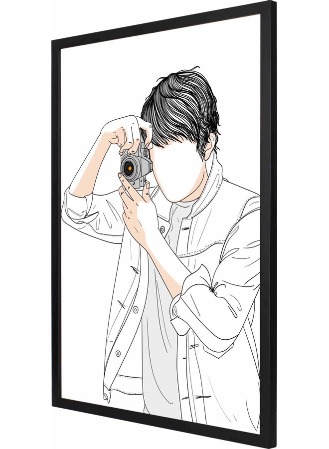 لوحة فنية للديكور بإطار وتصميم يعبّر عن مصوّر فوتوغرافي أسود 53x73x2سم - Image 1