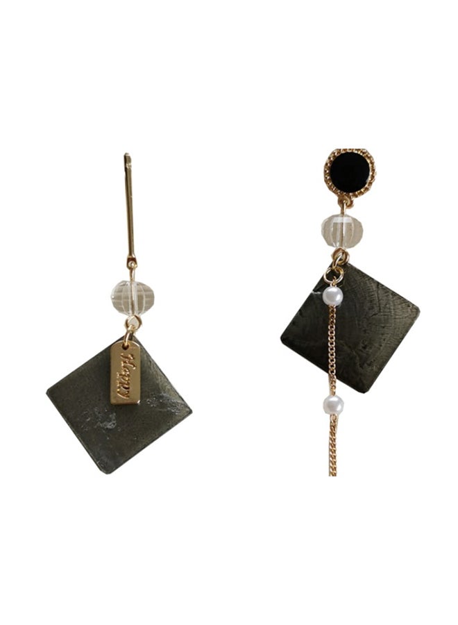 جونسون آند جونسون حلق أذن كلاسيكية بشكل هندسي غير متناظر