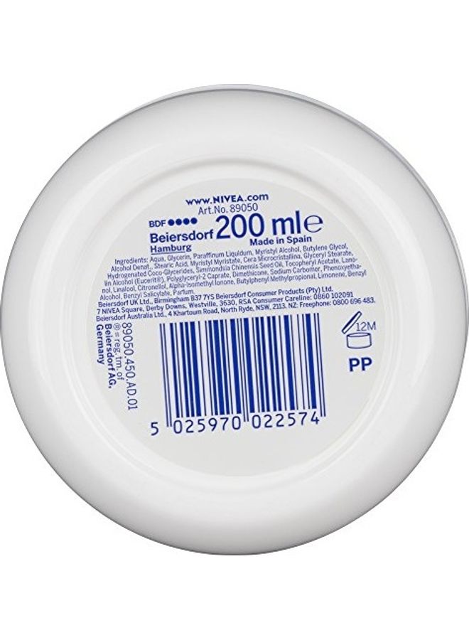 نيفيا كريم ترطيب ريفريشنجلي سوفت أبيض 200ملليلتر - Image 3