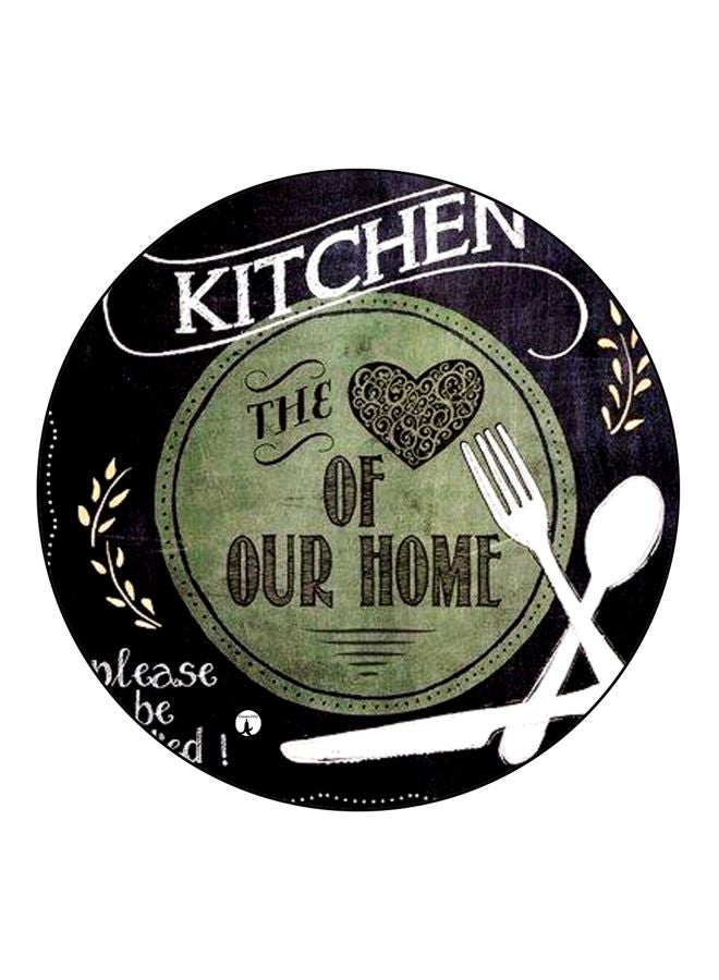 بي بي مغناطيس للثلاجة بطبعة عبارة "Kitchen The Heart Of Our Home" أسود/ أبيض/ أخضر 5.5سم - Image 1