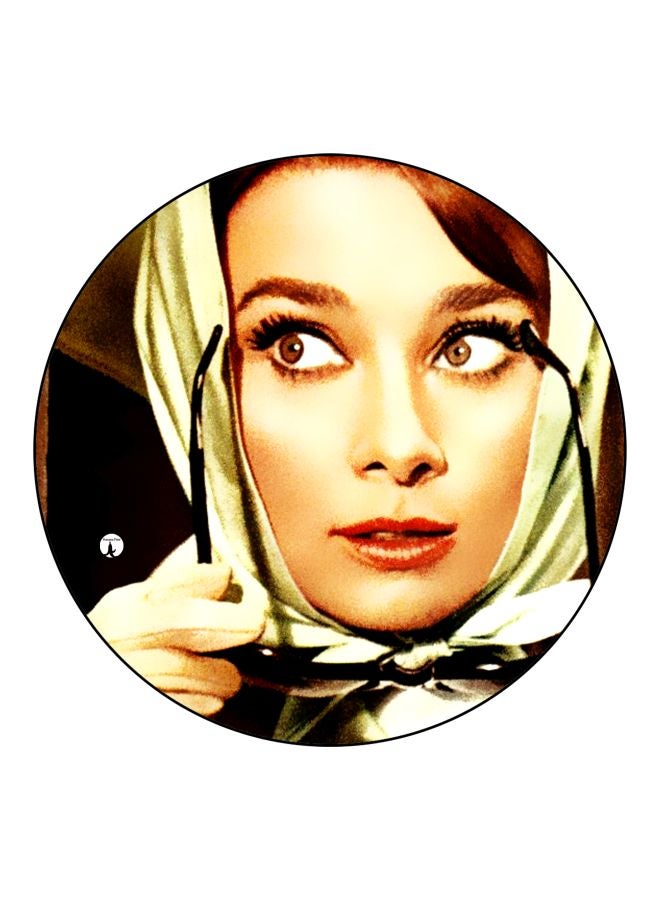 بي بي مغناطيس ثلاجة مُزين بطبعة لفتاة البيج/ الأخضر/ البني 5.5سم - Image 1