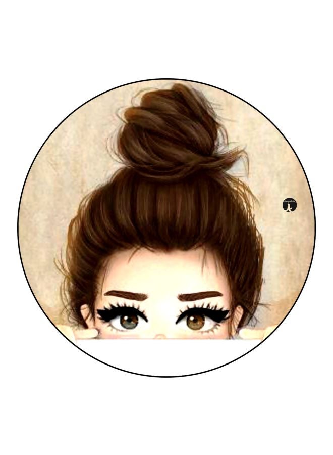 بي بي مغناطيس ثلاجة مُزين بطبعة لفتاة بني/بيج/أبيض 5.5سم - Image 1