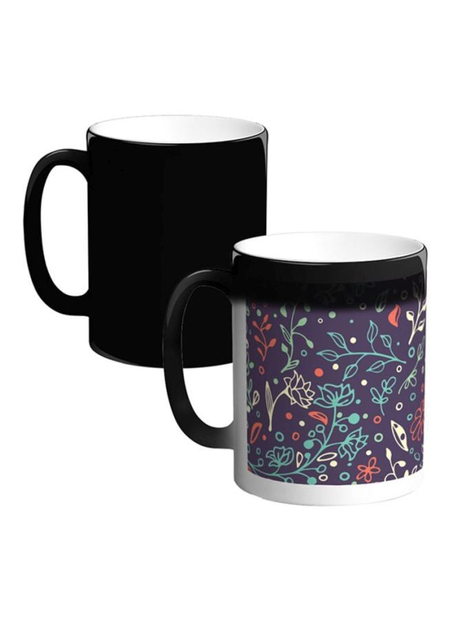 مج قهوة يتغير لونه مطبوع عليه أوراق أزهار أزرق/أبيض/أحمر