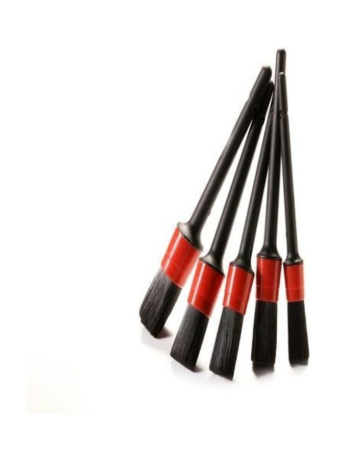 5 فرش تنظيف احترافية للسيارة.