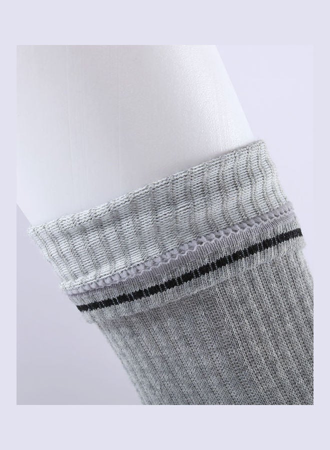 Pair Of 6 of Solid Color Crew Socks Black  - Image 3