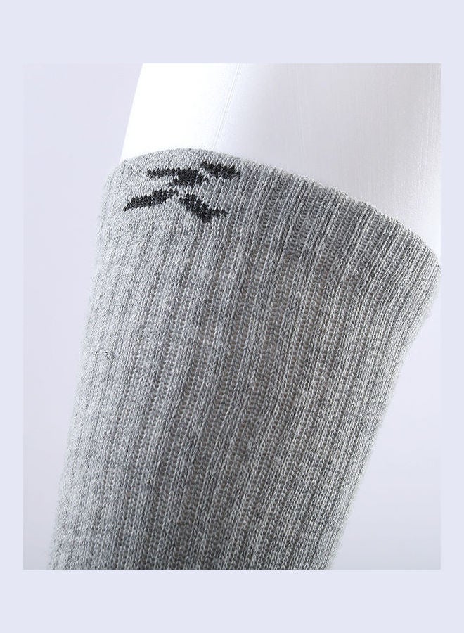 Pair Of 6 Solid Color Comfortable Socks White  - Image 2