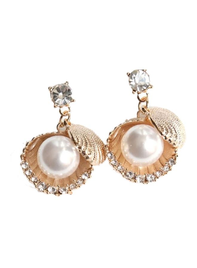 جونسون آند جونسون حلق أذن متدلي بتصميم بصدف البحر ومرصع باللؤلؤ - Image 2