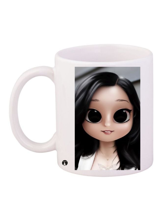 بي بي مج قهوة بطبعة رسومات كرتونية على شكل فتاة أبيض/ بيج/ أسود