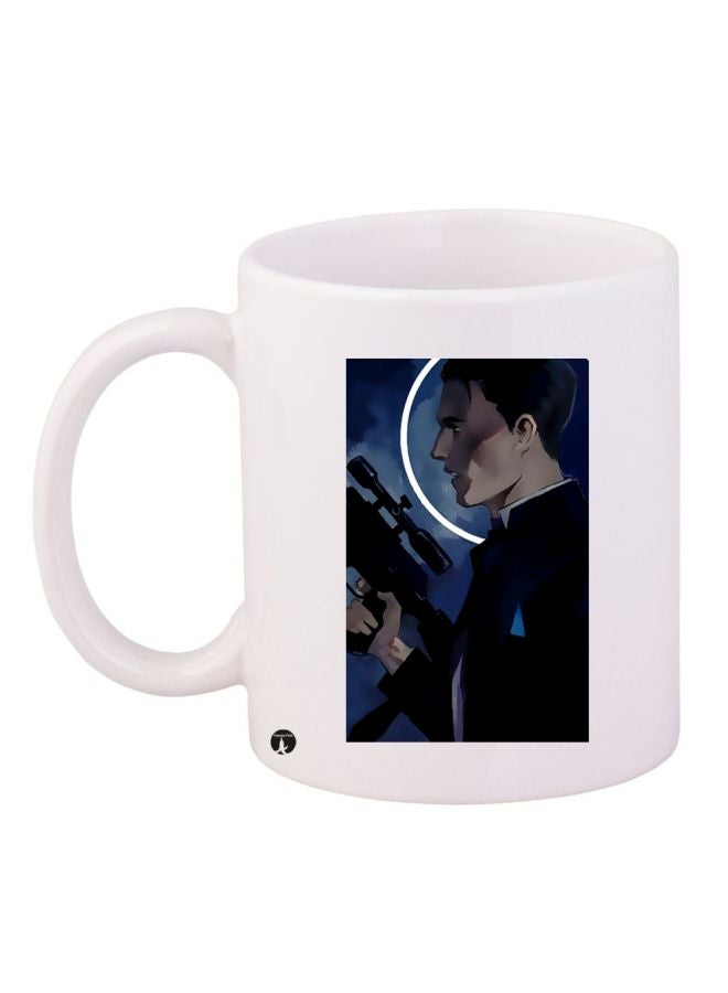 بي بي مج قهوة بطبعة رسمة أنمي لرجل يحمل بندقية أبيض / أسود / أزرق