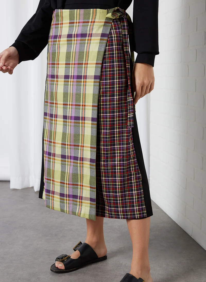 ELEGANZA Pleated Check Long Sleeve Midi Dress Black Check