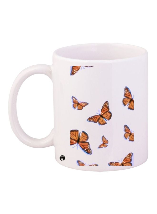 بي بي مج قهوة مطبوع عليه فراشات أبيض/بني