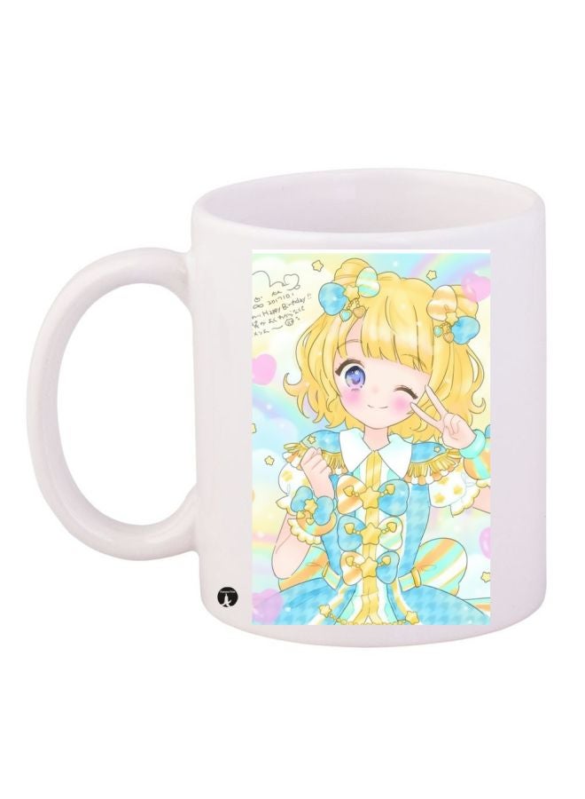 مج قهوة بطبعة رسوم متحركة على شكل فتاة أبيض/أزرق/أصفر