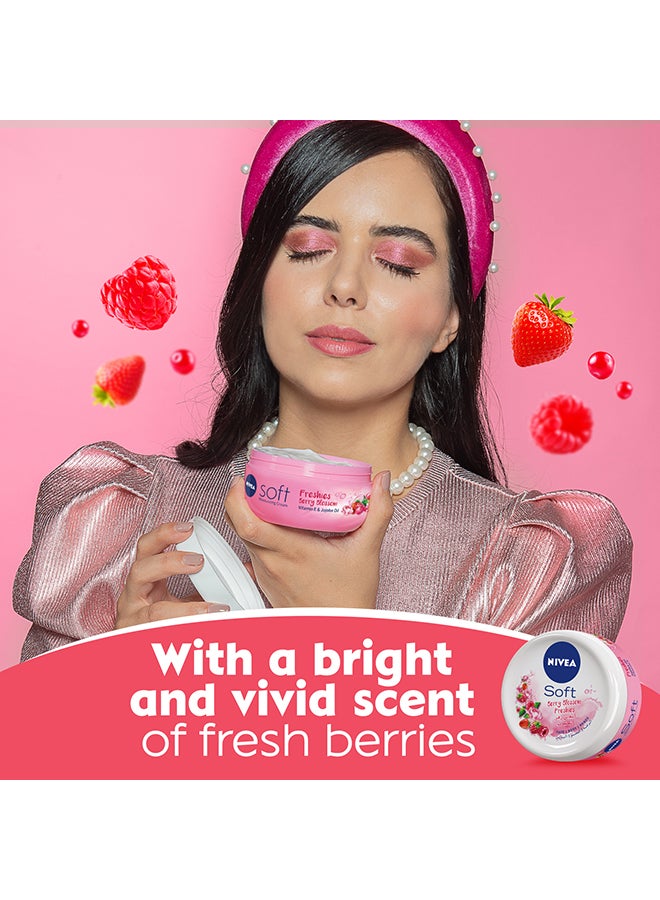 Nivea Soft Freshies Moisturizing Cream, Berry Blossom Jar Berry Blossom 100ml - Image 3