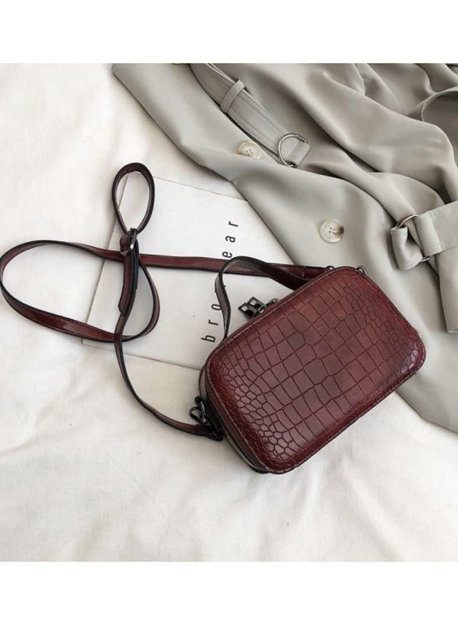 بيوينتي حقيبة كروس بدي برباط قابل للتعديل بني - Image 4