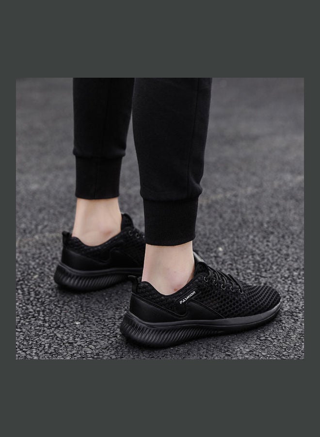 بيوينتي حذاء رياضي برباط نفاذية للهواء أسود - Image 2