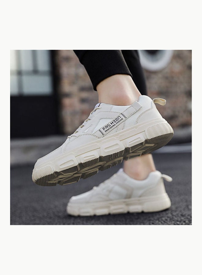 بيوينتي سنيكرز خفيف الوزن وجيد التهوية برقبة منخفضة أبيض/بيج - Image 5