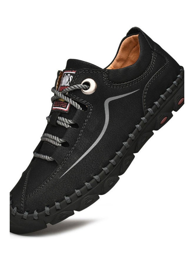 بيوينتي سنيكرز برقبة منخفضة للرحلات أسود - Image 3