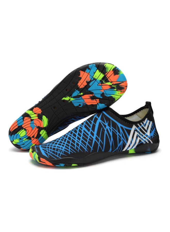 بيوينتي حذاء من دون رباط للشاطئ ونزول المياه أزرق/أسود/أبيض - Image 2