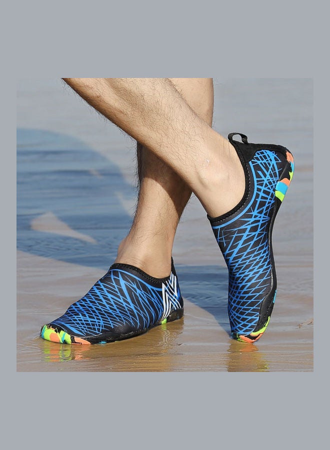 بيوينتي حذاء من دون رباط للشاطئ ونزول المياه أزرق/أسود/أبيض - Image 3