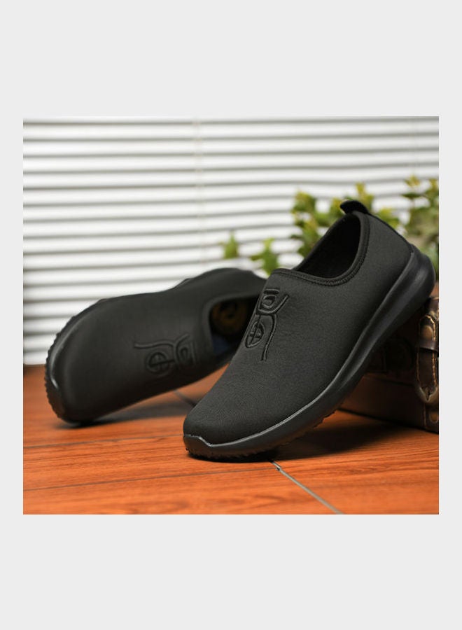 Beauenty Solid Slip-On Shoes Black - Image 4