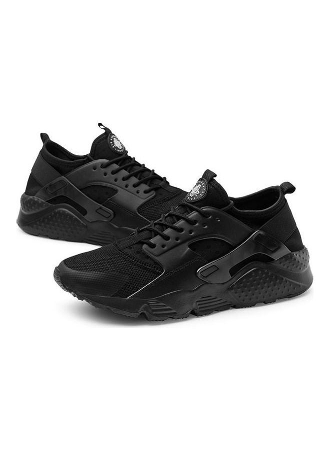 بيوينتي حذاء تدريب للرجال برباط ورقبة منخفضة أسود - Image 2