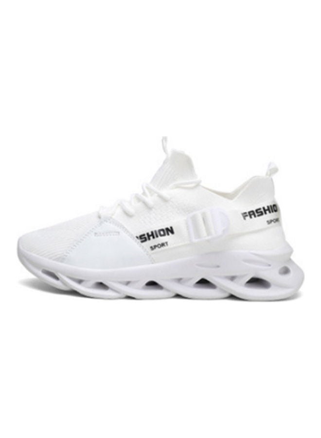 بيوينتي حذاء رياضي كاجوال برقبة منخفضة أبيض/ أسود - Image 1