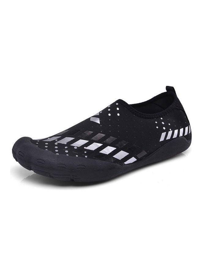 Beauenty Beach Barefoot Trainers Black/White - Image 1