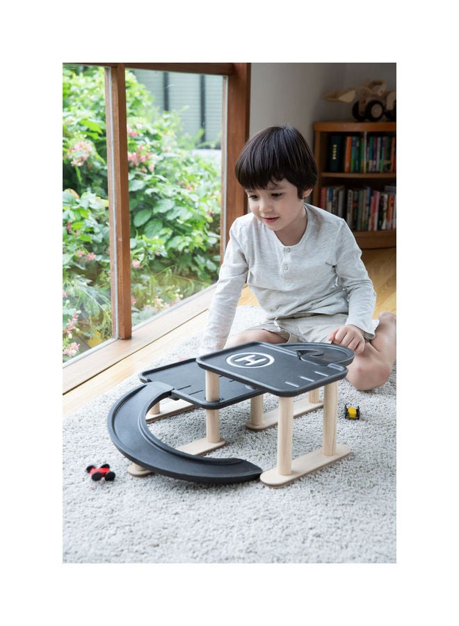 PlanToys Wooden Garage Toy - Image 3