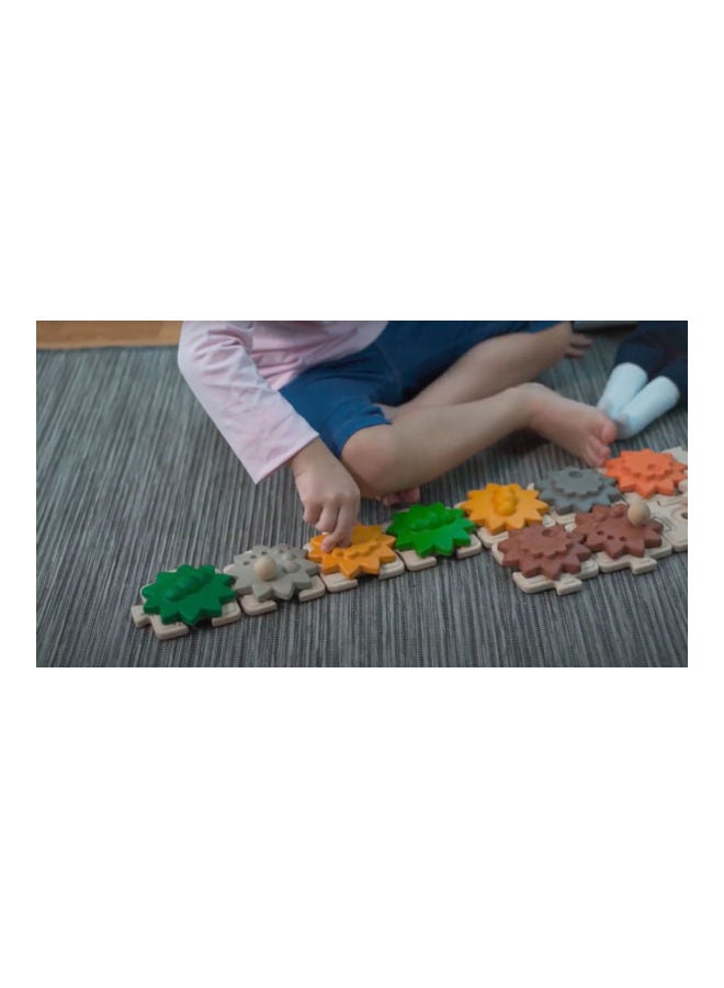 PlanToys - Plantoys Wooden Gear & Puzzle 8.7 x 7.7 x 2.3cm - Image 1