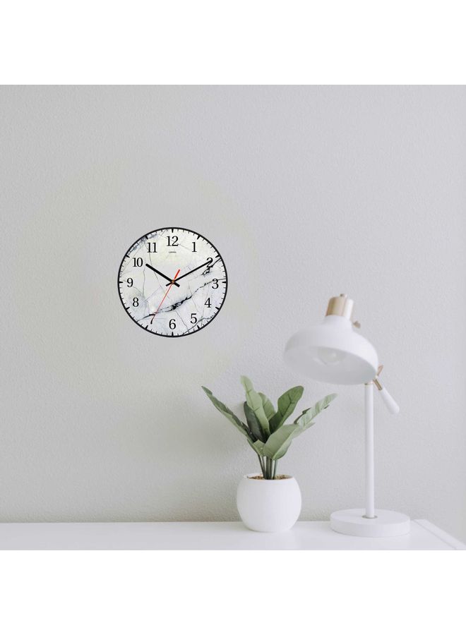 لوحة ساعة حائط للديكور بطبعة أرض رخامية وتعمل ببطارية أسود 30x30سم - Image 2