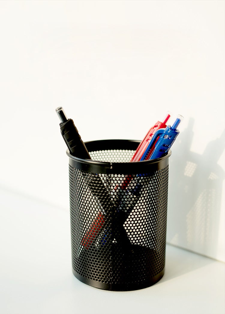 ديلي حامل أقلام دائري الشكل أسود - Image 5