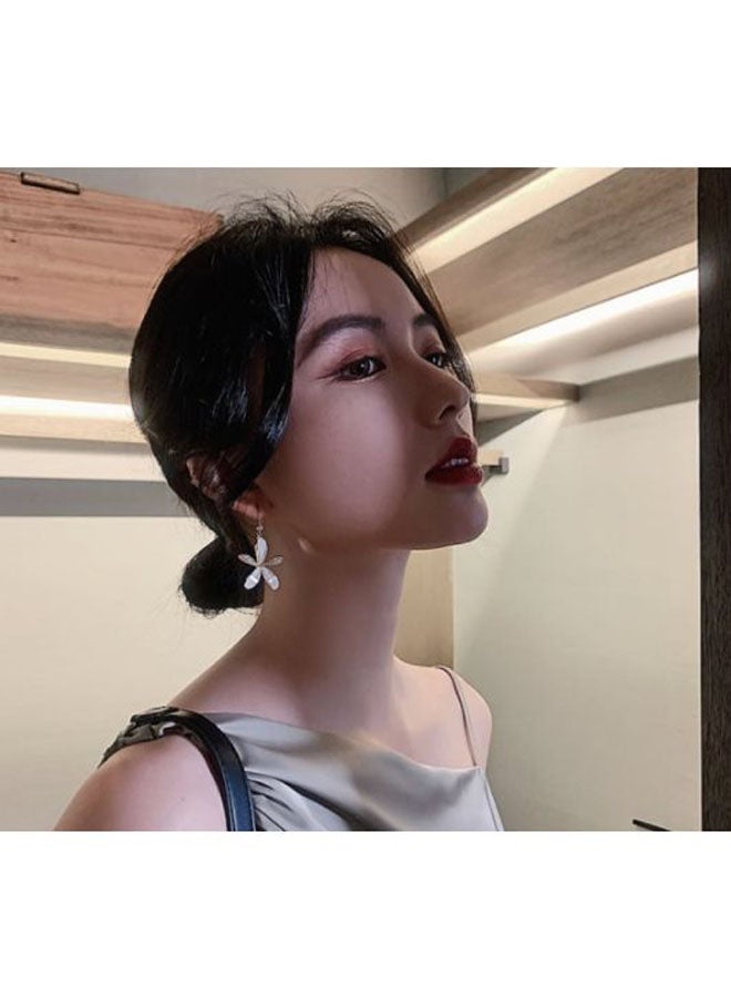 J&J Leaf Designed Dangle Earrings - Image 4