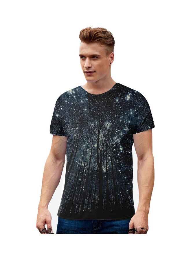 تيشيرت بكمام قصيرة بطباعة غابة ونجوم ثلاثية الأبعاد أبيض - Image 1