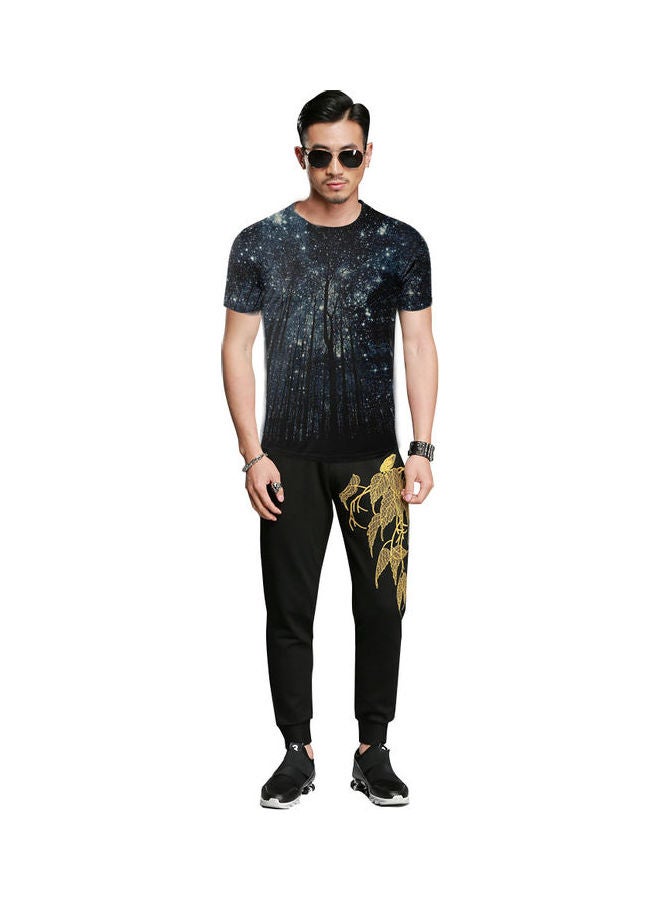 تيشيرت بكمام قصيرة بطباعة غابة ونجوم ثلاثية الأبعاد أبيض - Image 4