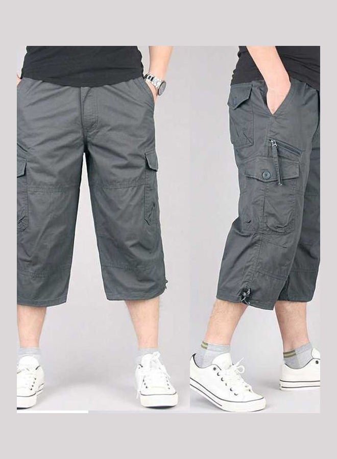بنطال كابري قصير بقصة مستقيمة ولون سادة للرجال رمادي - Image 4