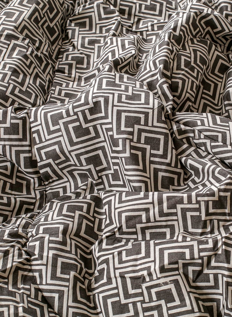 Amal Comforter Set Queen Size All Season Everyday Use Bedding Set 100% Cotton 5 Pieces 1 Comforter 200 x 220cm and 2 Pillow Covers 50x75 cm and 2 Cushion Covers 40x40cm  Polyester Grey/Brown 200 x 220cm Polyester Grey/Brown  - Image 3