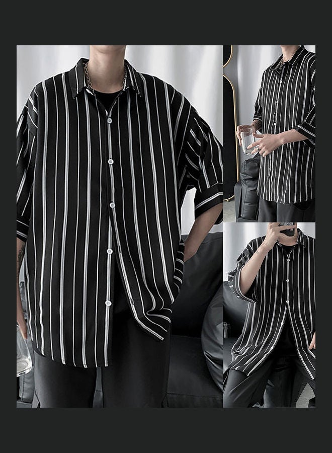 قميص مخطط بأكمام قصيرة أسود - Image 2