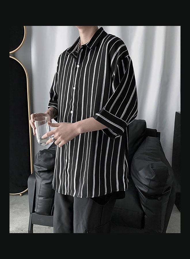 قميص مخطط بأكمام قصيرة أسود - Image 3