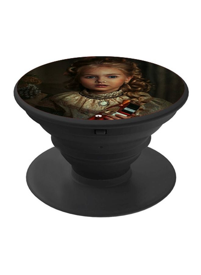 بي بي حامل هاتف بوب سوكيت بطبعة رسم أنمي أسود/بيج/بني - Image 1