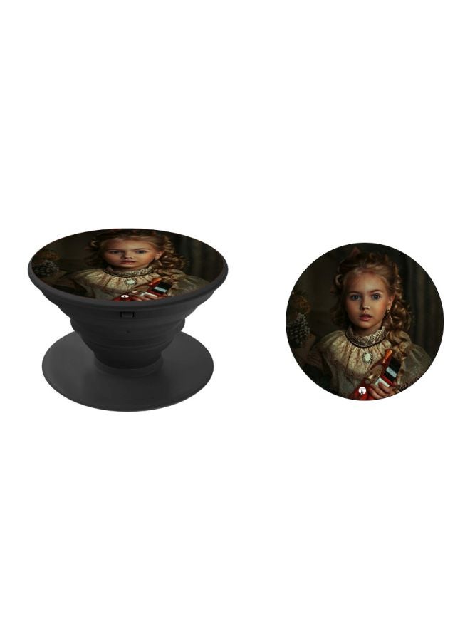 بي بي حامل هاتف بوب سوكيت بطبعة رسم أنمي أسود/بيج/بني - Image 2