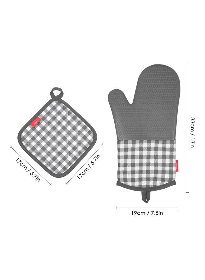4-Piece Checkered Pattern Silicone Gloves With Insulation Pot Mat Grey  - Image 3
