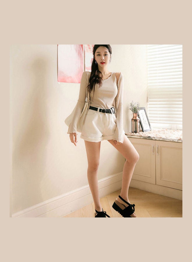 شورت جينز واسع بخصر مرتفع وحواف ملفوفة مناسب لفصل الصيف أبيض - Image 5