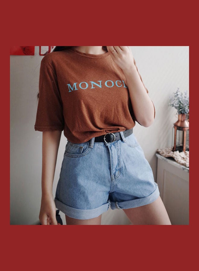 شورت جينز واسع بخصر مرتفع وحواف ملفوفة مناسب لفصل الصيف أزرق فاتح - Image 3